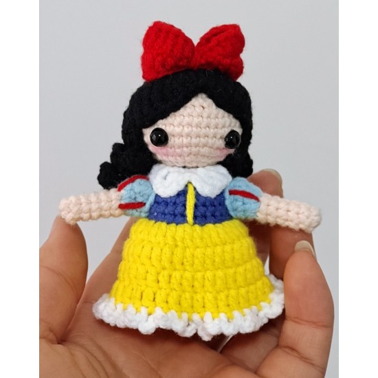 cute cartoon crochet doll amigurumi princess Disney snow white