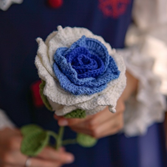 Artificial Large Red Thai Rose Crochet Flower Bouquet for Valentine's Day